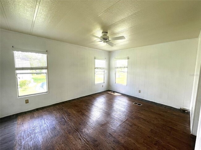 Building Photo - 1503 Peachtree Ln
