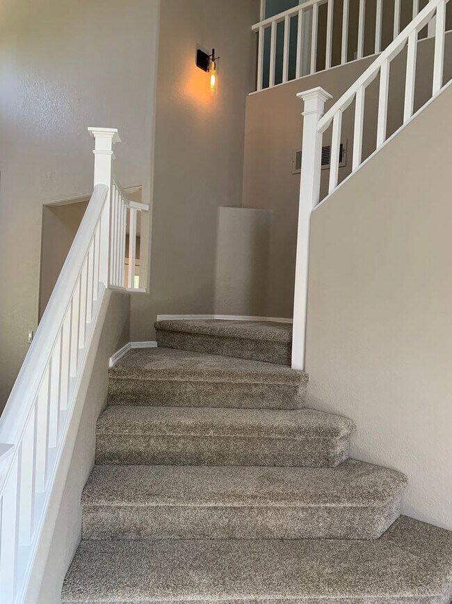 Building Photo - SHOWS LIKE A MODEL- IMMEDIATE MOVE-IN!!!