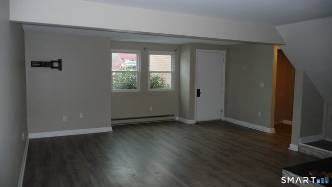 Building Photo - 11 Little River Ln