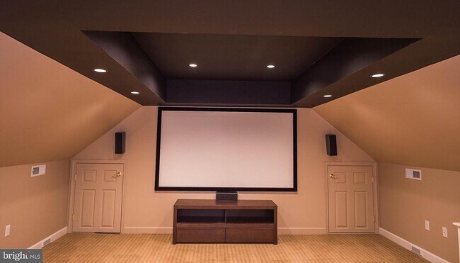 Building Photo - 5482 Royal Mile Blvd