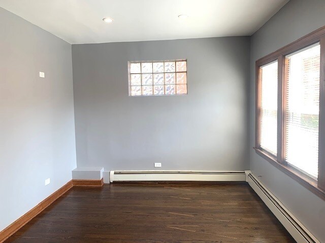 Building Photo - 10931 S Artesian Ave