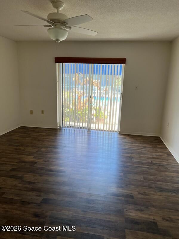 Building Photo - 2497 Country Club Dr