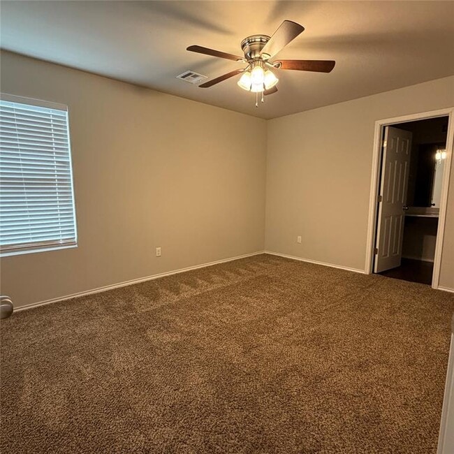 Building Photo - 2044 Autumn Way