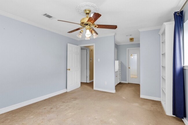 Building Photo - 11634 Southlake Dr