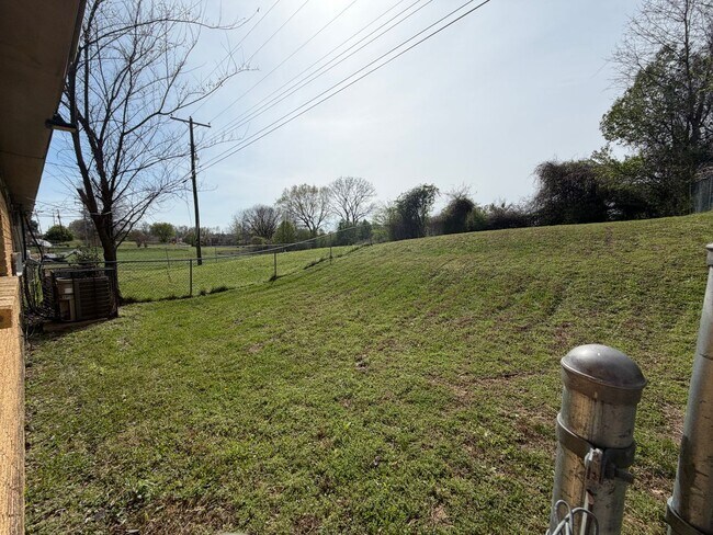 Building Photo - 3677 Hillbrook Rd
