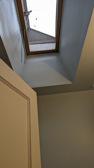 Building Photo - 6550 N Gratz St