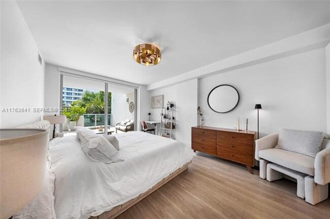 Building Photo - 1025 92nd St