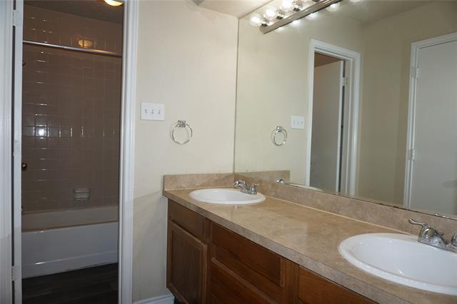 Building Photo - 5901 Chapel Downs Ct