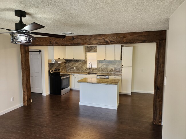 Building Photo - 10219 Gulfcrest Rd