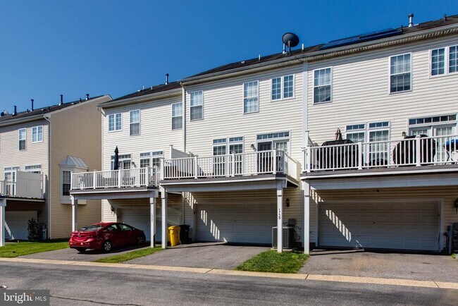 Building Photo - 1739 Theale Way