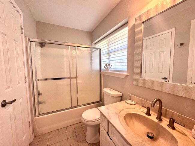 Building Photo - 313 Linden Ln