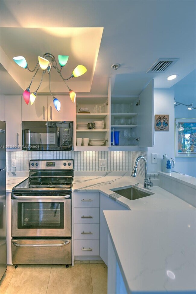 Building Photo - 2951 S Bayshore Dr