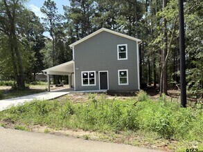 Building Photo - 305 Post Oak Dr