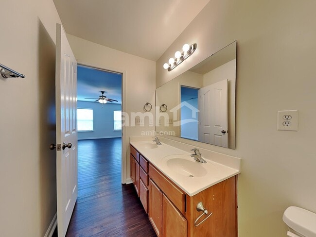 Building Photo - 267 Flanders Dr