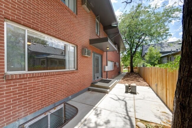 Building Photo - 1811 Walnut St