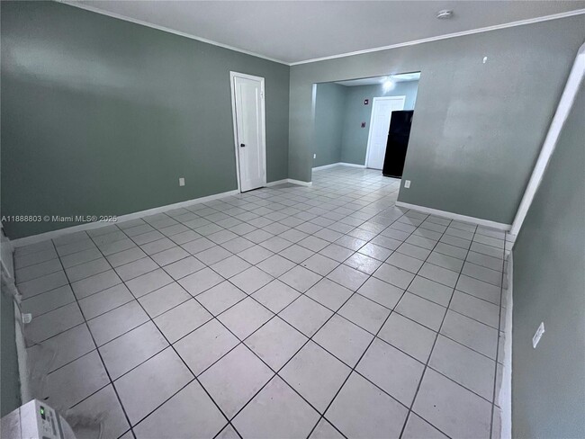 Building Photo - 1572 NE 135th St