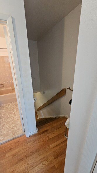 Building Photo - 118 Camelot Ct