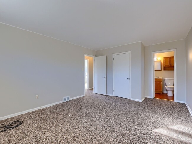 Building Photo - 3 Bedroom Ranch in Camp Hill