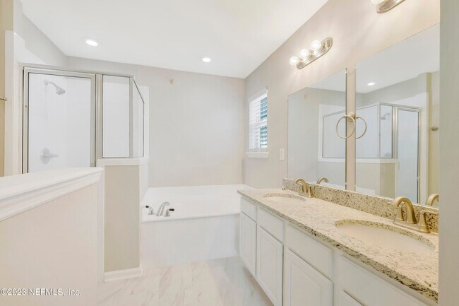 Building Photo - 12096 Coachman Lakes Way