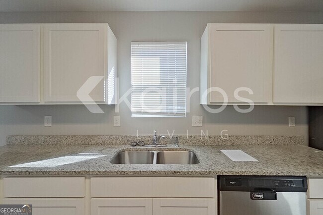 Building Photo - 633 Canal St