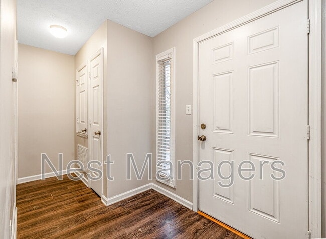 Building Photo - 6813 Willowbrook Dr