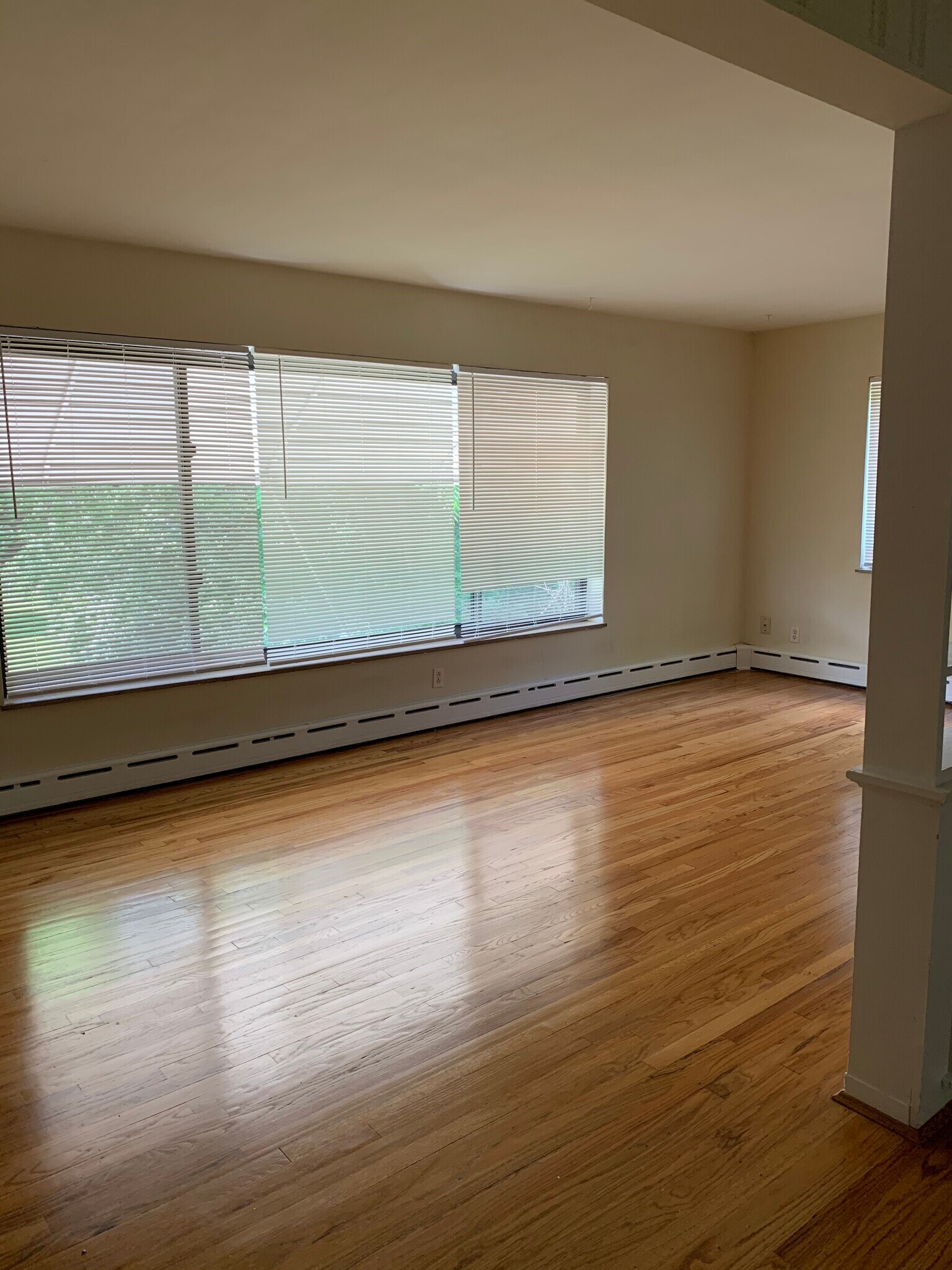 Building Photo - 1614 Beacon St