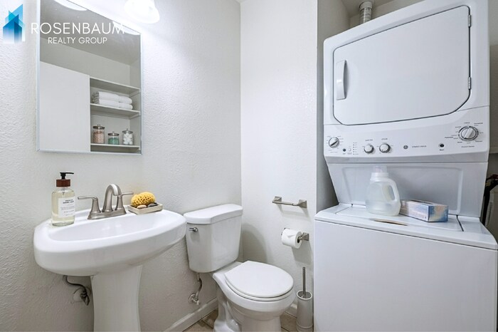 Building Photo - 719 W 1st Ave