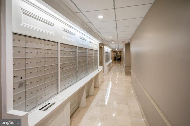 Primary Photo - 4601 N Park Ave