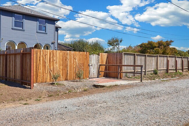 Building Photo - 166 Cedar Rd