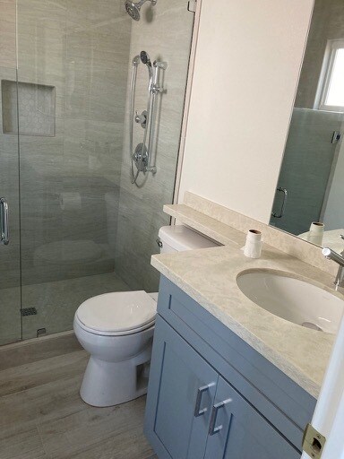 Master Bath - 507 N Helberta Ave