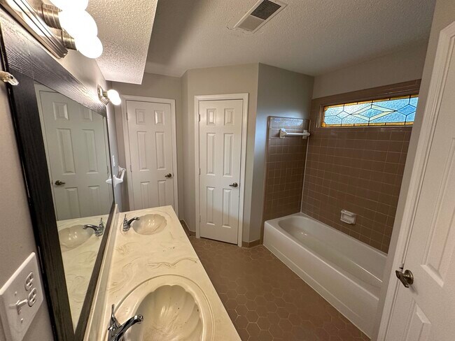 Building Photo - 4439 Green Creek