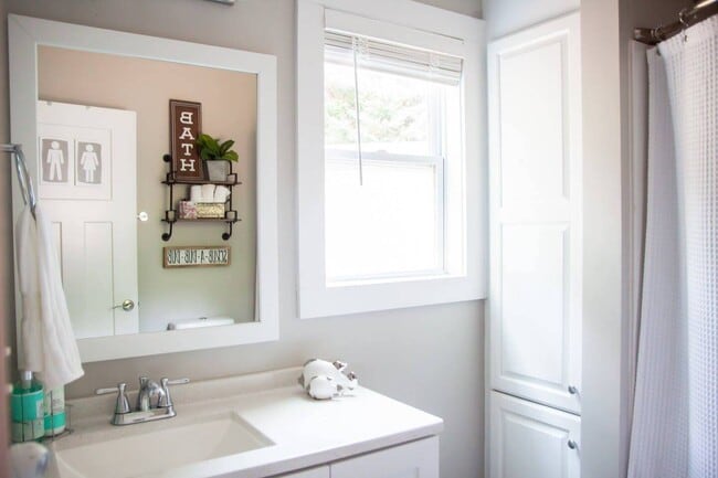 Building Photo - 251 Landwood Ln