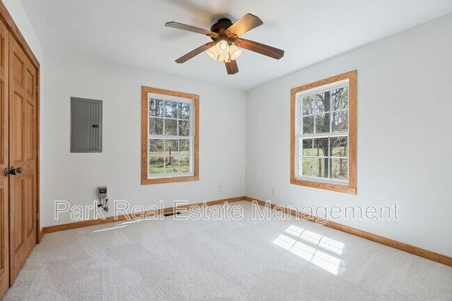 Building Photo - 35 Hedgecock Farm