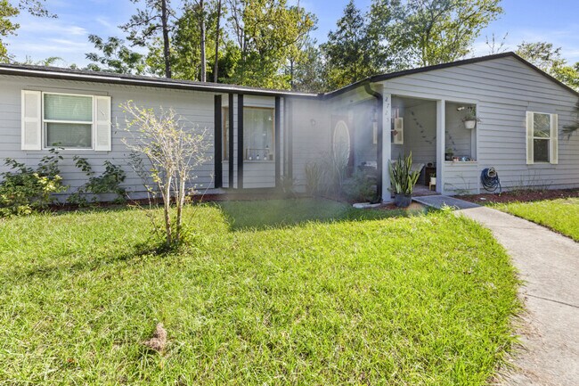 Building Photo - 2725 NW 44th Pl