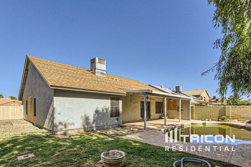 Building Photo - 2718 N 87th Ave