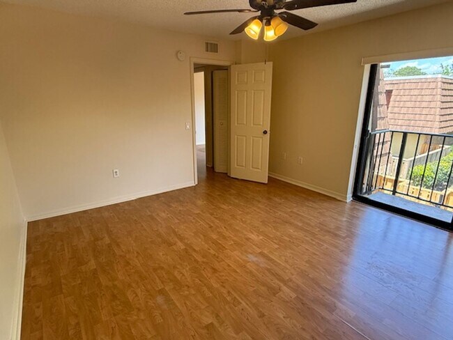 Building Photo - 5381 Elm Ct