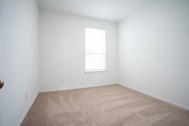 Building Photo - 23902 Tillage Ln