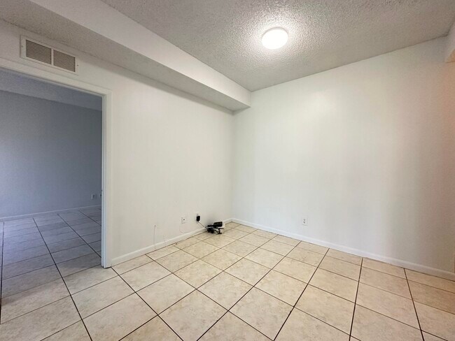 Building Photo - 891 Cypress Park Way