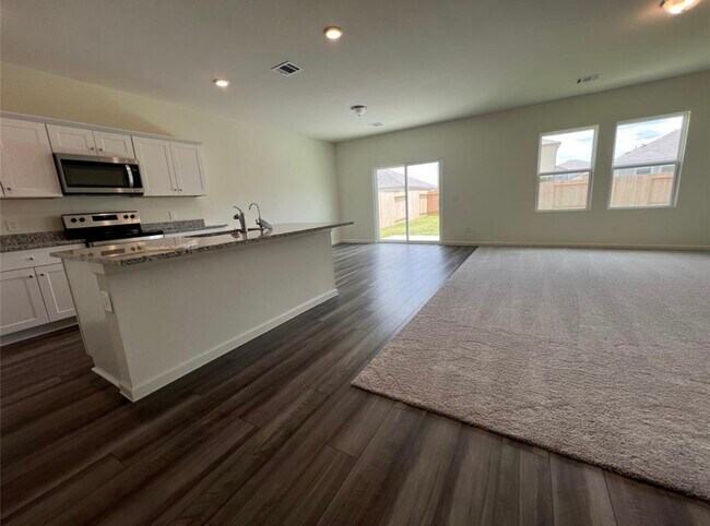 Building Photo - 1005 Wild Enclave Ln
