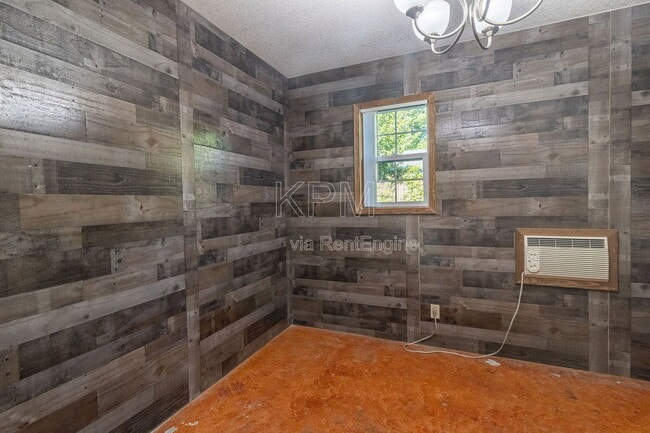 Building Photo - 2828 Smoke Tree Cir
