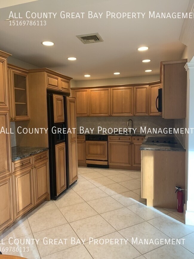 Building Photo - 3 Vernon St