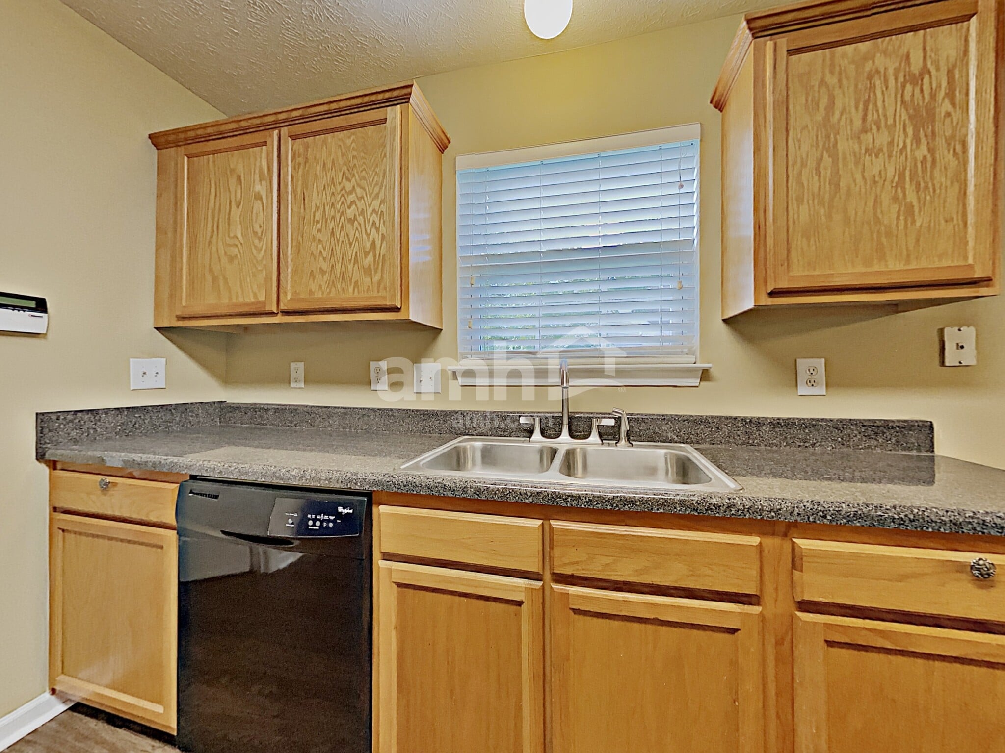 Building Photo - 1883 Portview Dr