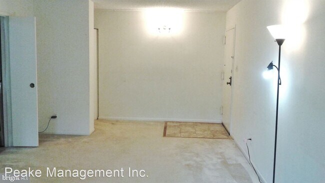 Building Photo - 2 br, 1.5 bath House - 11806 Breton Ct. #12C
