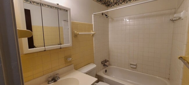 Building Photo - 4 Bedroom home near Summerville High School- (NOT Section 8 approved)