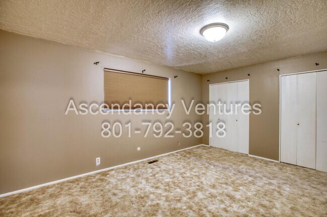 Building Photo - 706 Buzianis Way