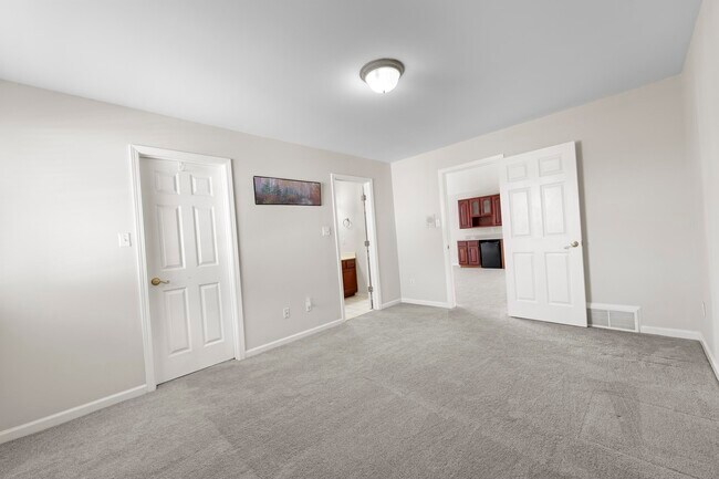 Building Photo - 420 Estanaula Rd