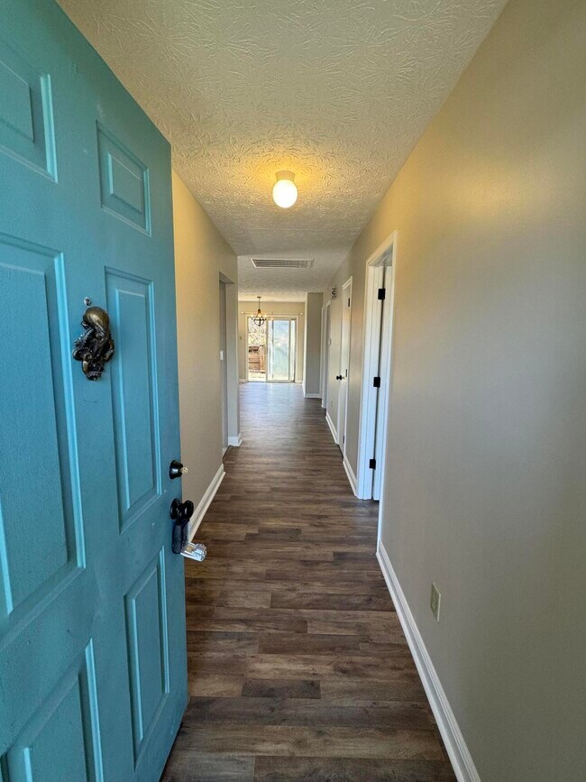 Building Photo - 1470 Vintage Cir