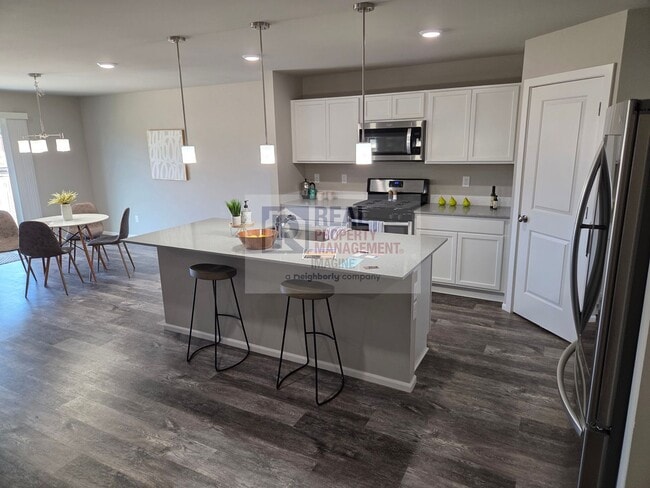 Building Photo - Check out this beautiful 3 bedroom, 2.0 ba...