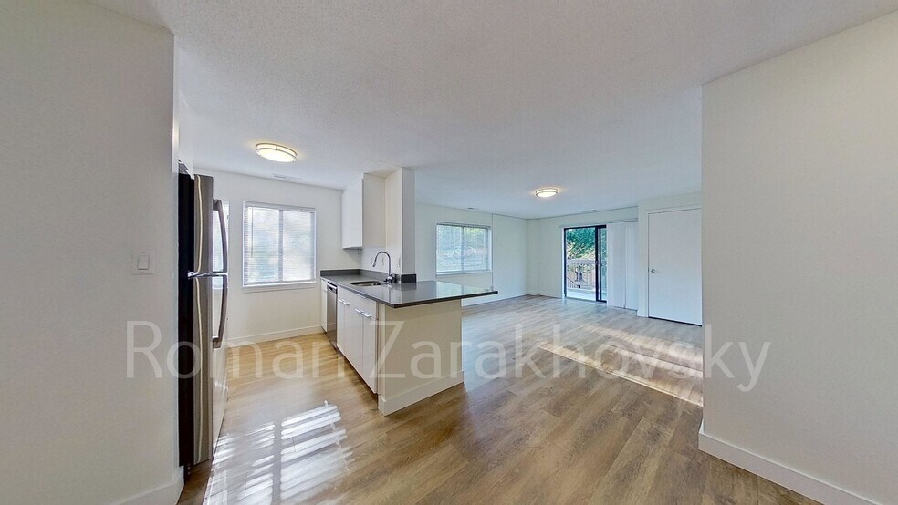 Building Photo - 25 Webster Ave