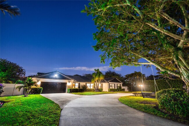 Building Photo - 3127 Sherwood Blvd